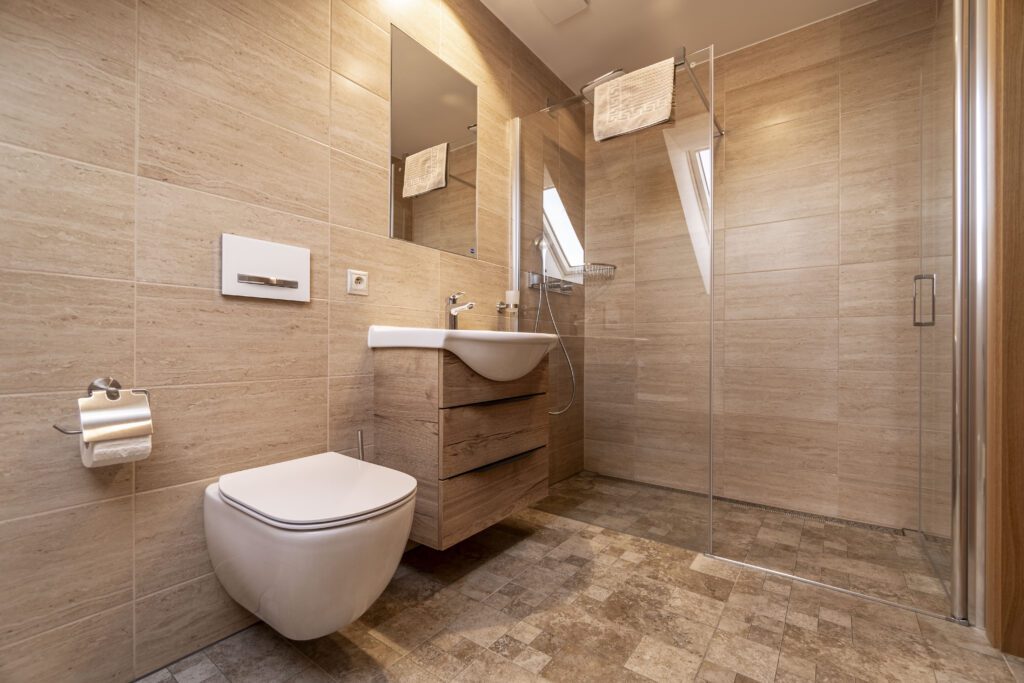 Koupelna apartmánu v penzionu Winifera v Pavlově na Pálavě.