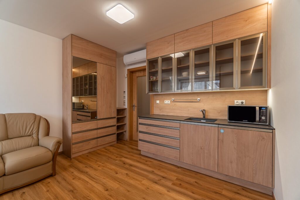 Čtyřlůžkový apartmán v penzionu Winifera v Pavlově na Pálavě. Tento apartmán má svou kuchyňku.