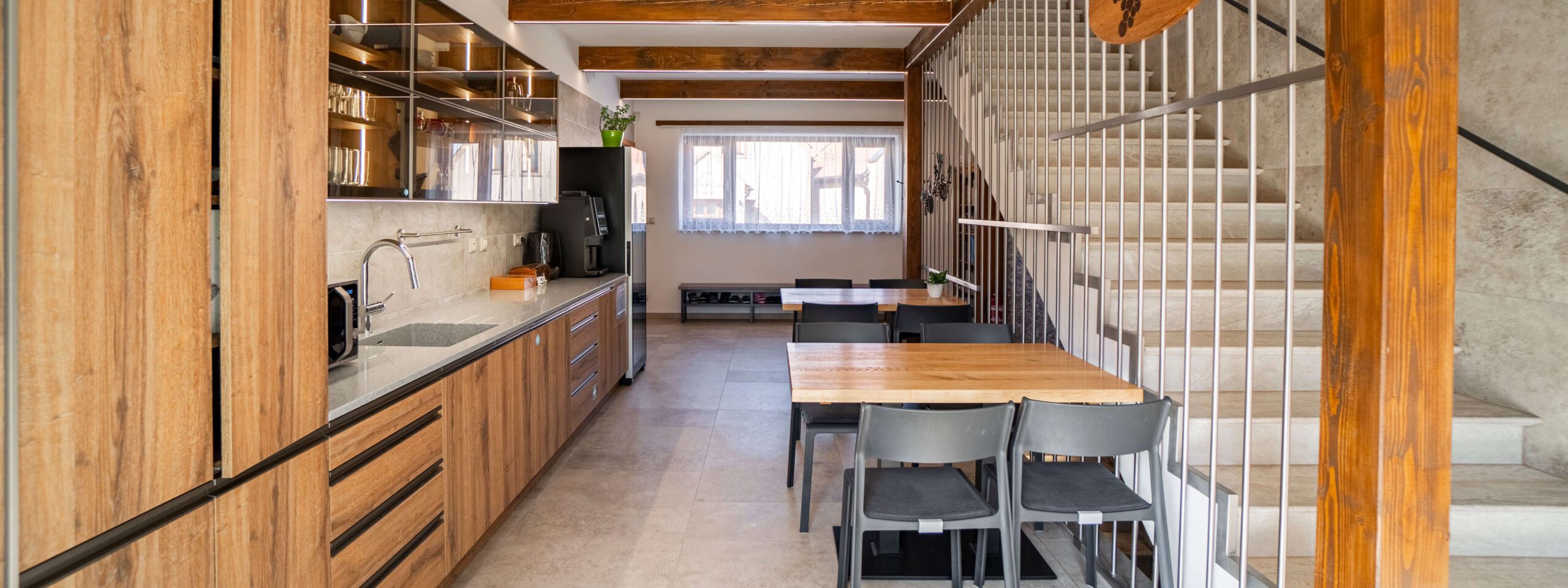 Vstupní hala slouží pro všechny hosty penzionu Winifera.